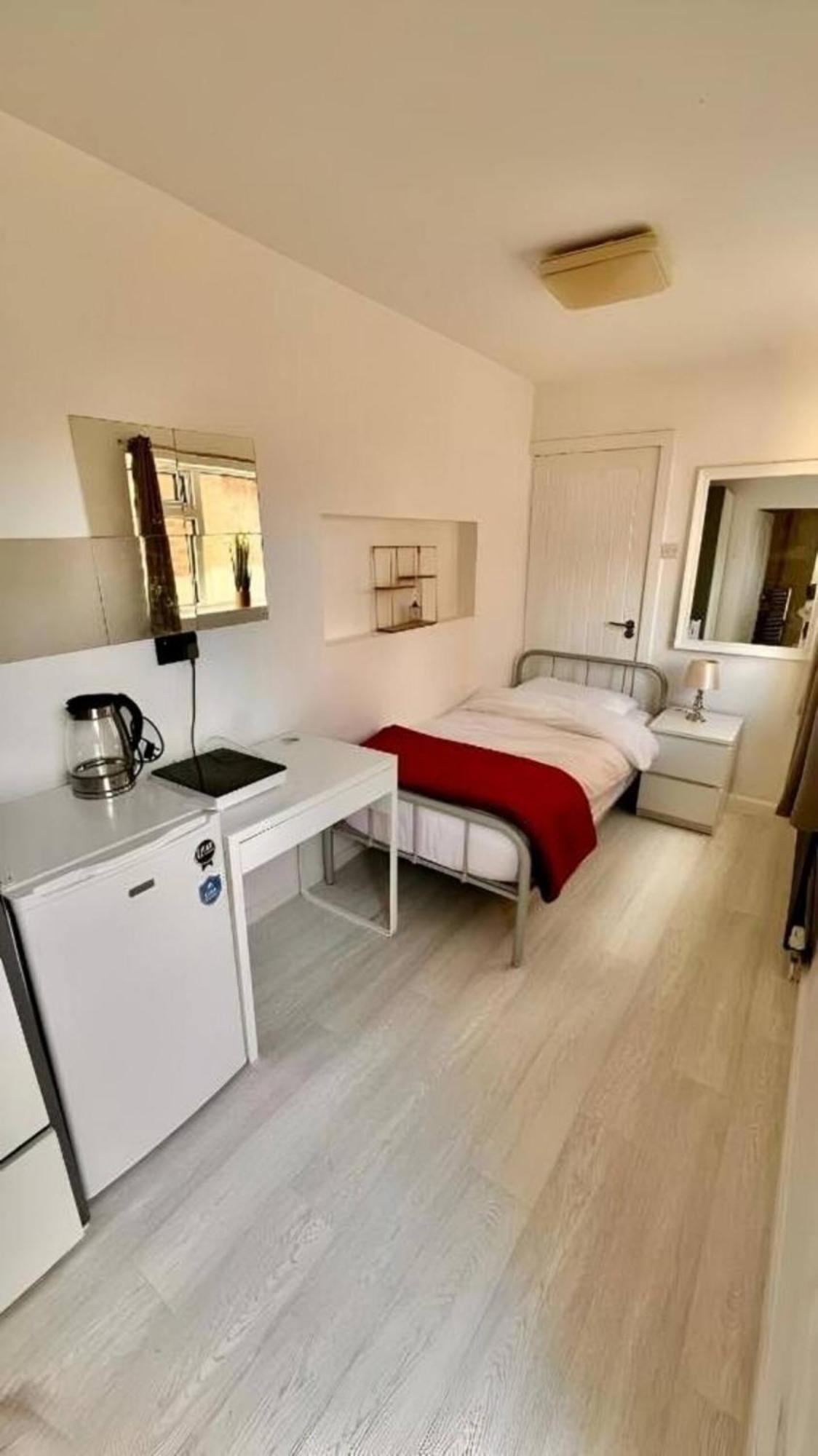 Private Single Room With Ensuite In Chorlton Manchester Exterior photo